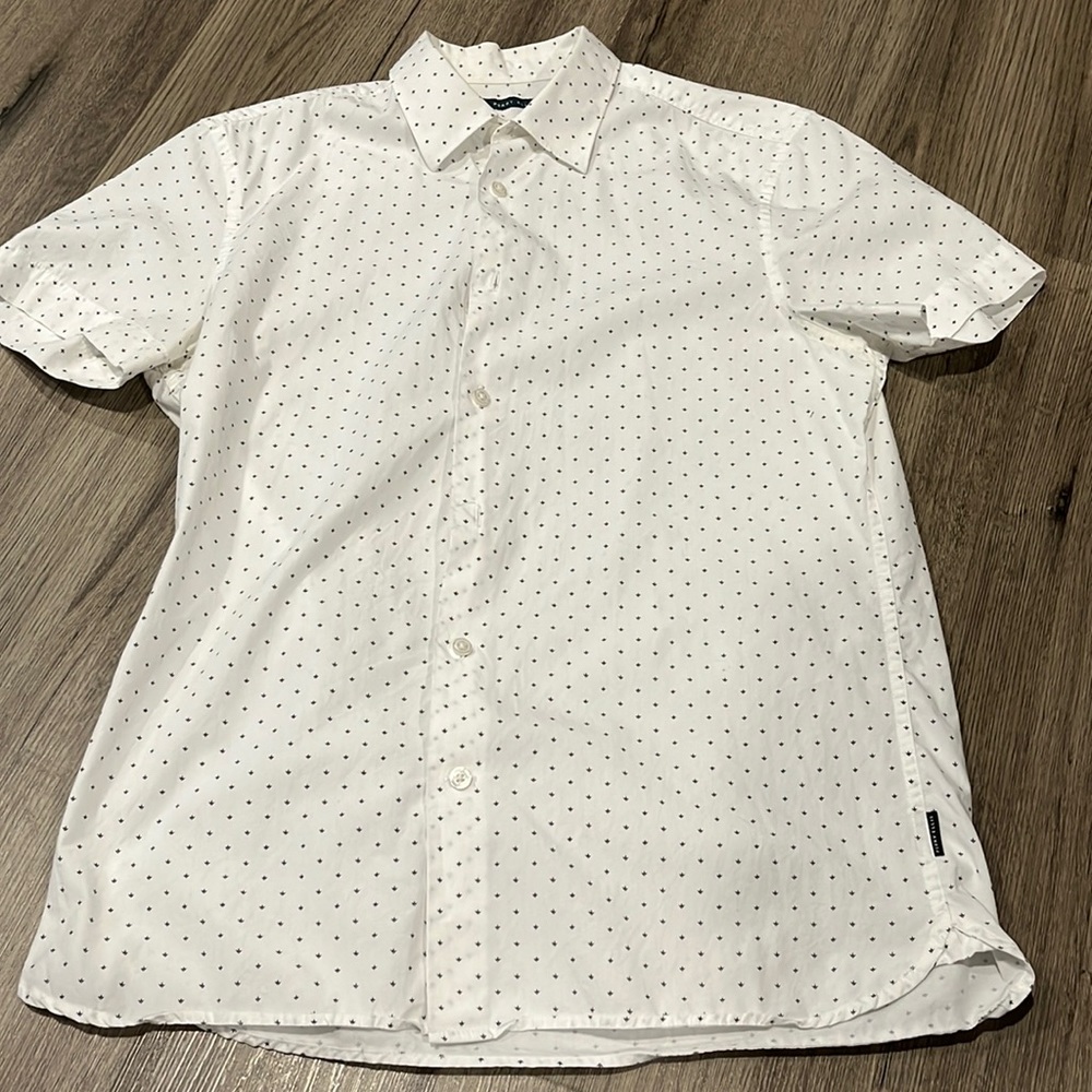 Perry Ellis button down shirt, short sleeve